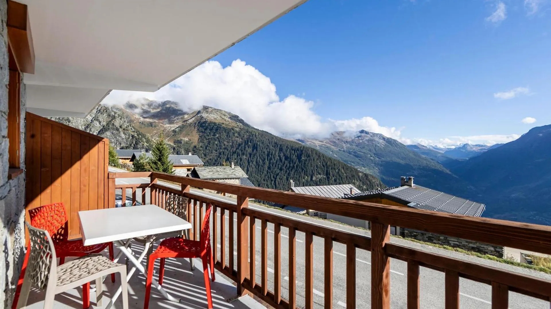 Appartement Chaleureux Au Sud Avec Balcon, Parking Et Wi-Fi - Fr-1-690-26 Montvalezan 0*,  Frankreich