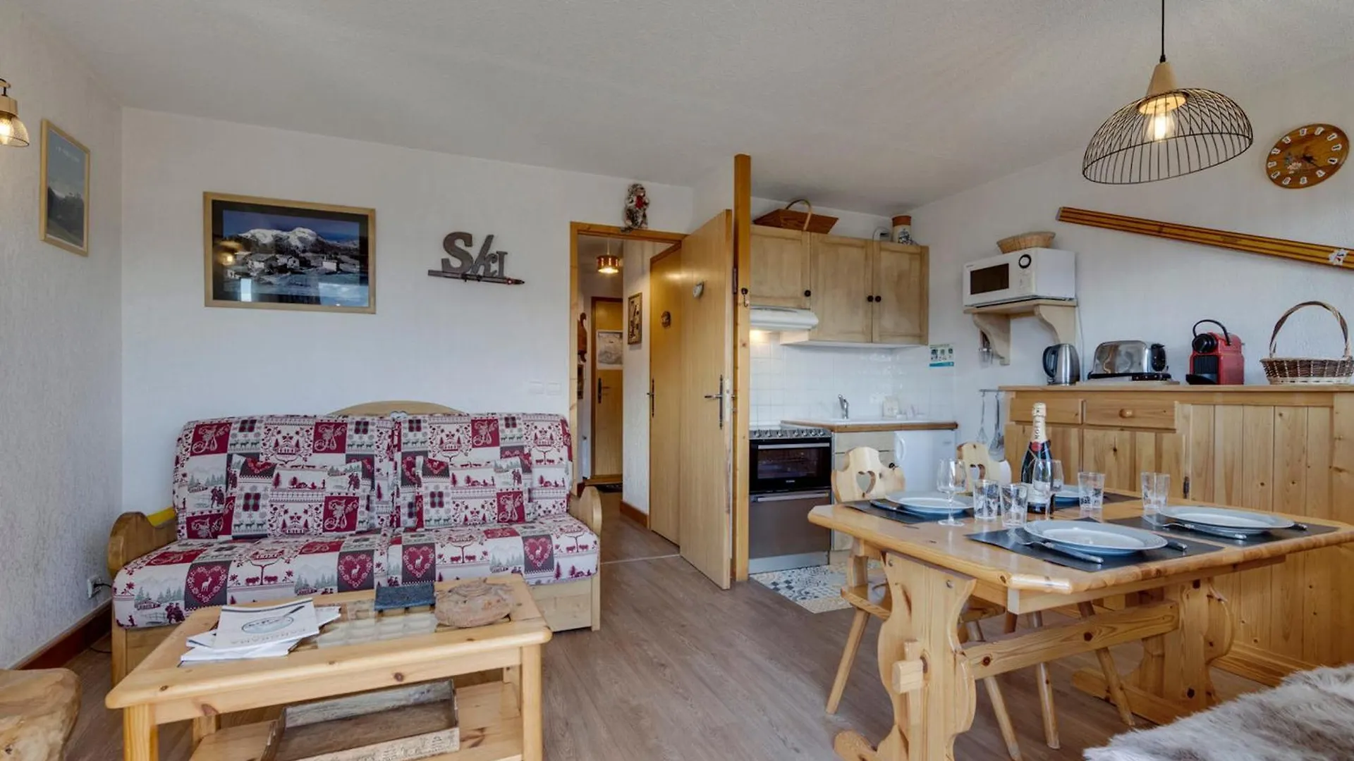 Apartment Appartement Chaleureux Au Sud Avec Balcon, Parking Et Wi-Fi - Fr-1-690-26 Montvalezan
